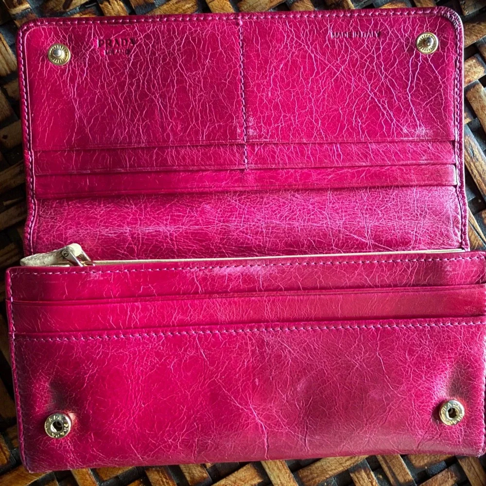 Prada Leather 2010s Pink Bow Wallet Classic Feminine OS Luxury